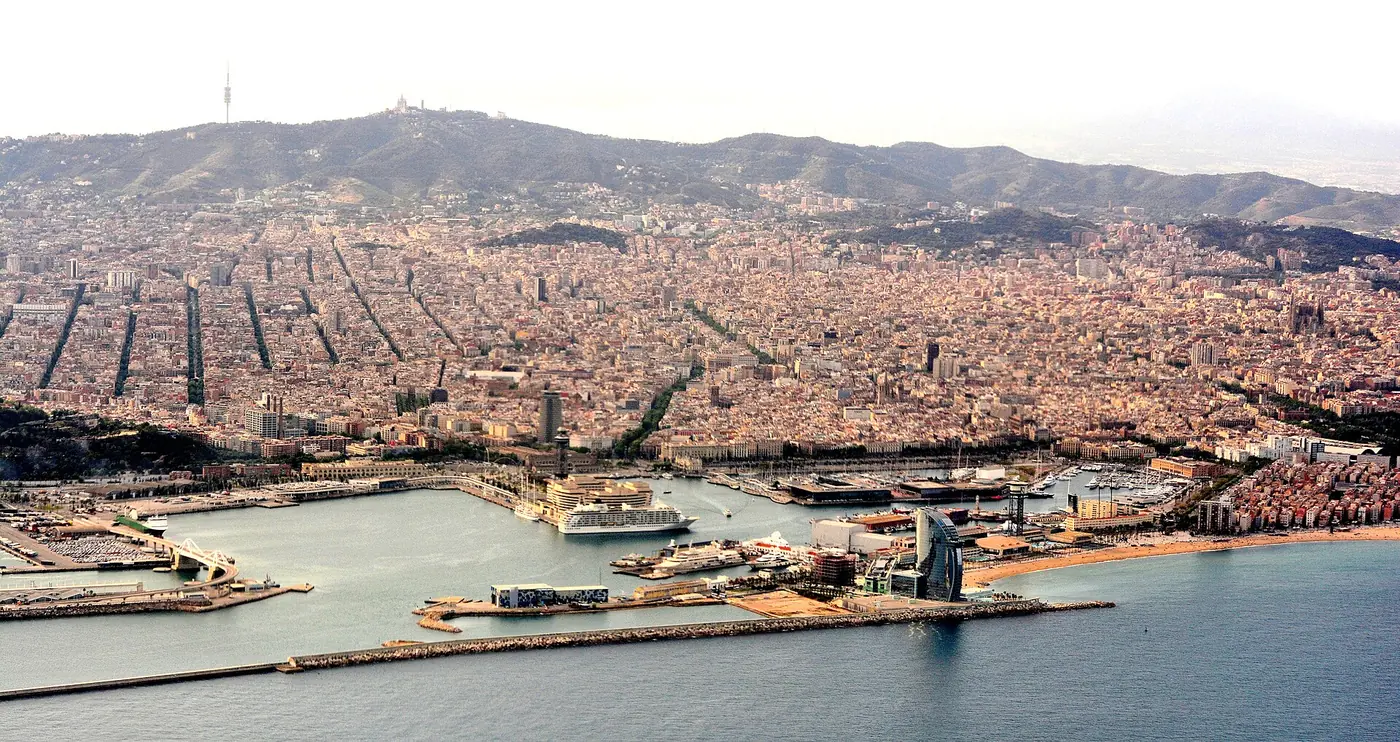 Barcelona Weather, Wind, Heat & Crowds: Plan Your Trip