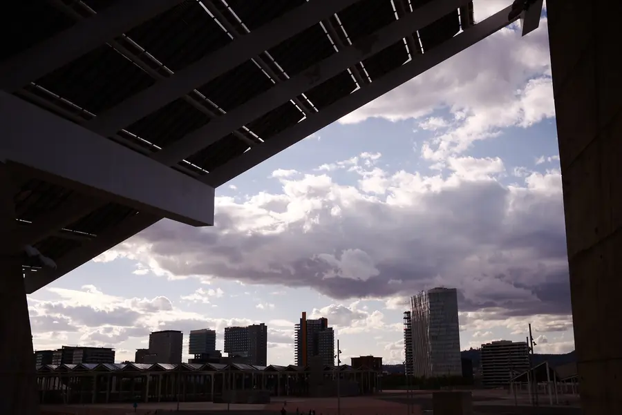 Barcelona Weather, Wind, Heat & Crowds: Plan Your Trip