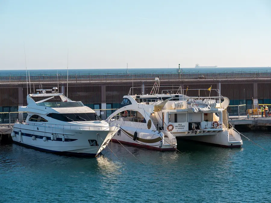 Transferts Aéroport & Port de Barcelone : Votre Guide pour Rejoindre votre Base
