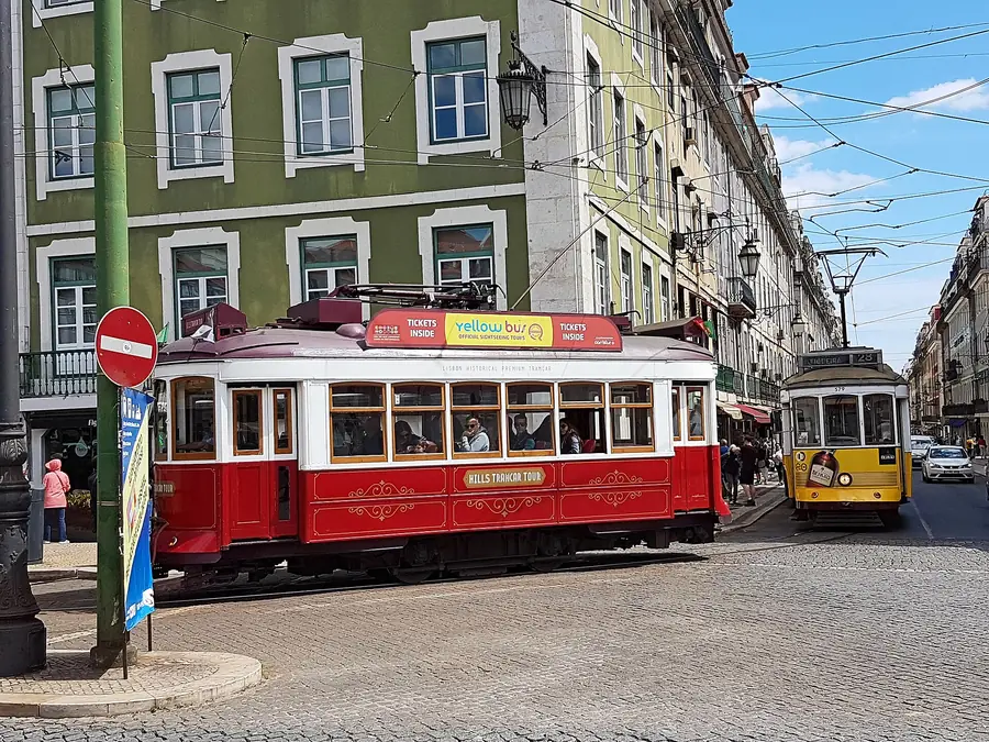 Como se Deslocar em Lisboa: Elétricos, Metro, Elevadores e Colinas