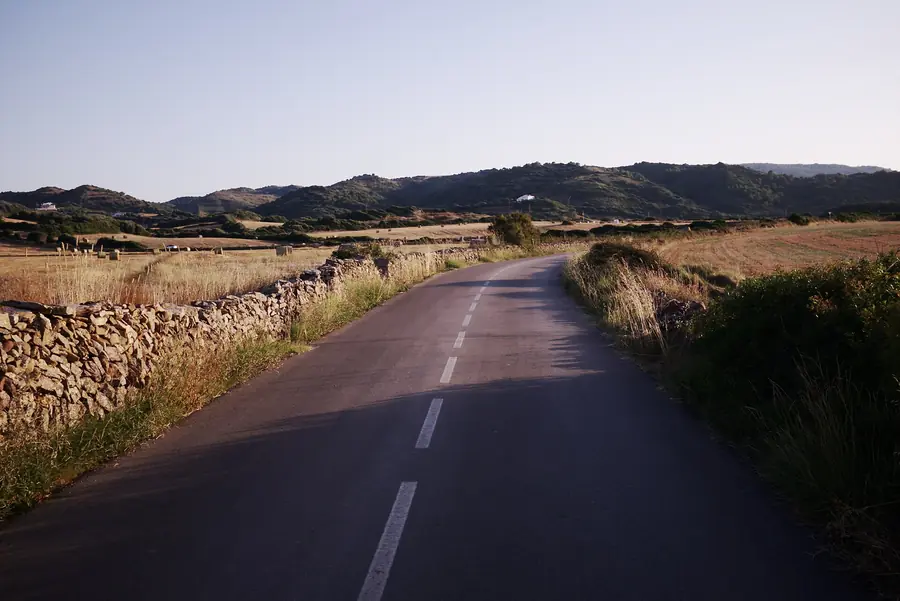 Avez-vous besoin d'une voiture de location à Minorque ? Le guide d'un local