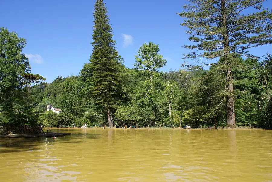 Aguas termales y fuentes termales en São Miguel: ¿cuál te conviene?