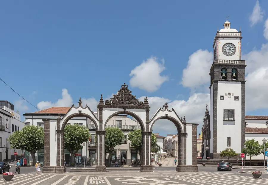 Escala de crucero en Ponta Delgada: 6-8 horas en São Miguel